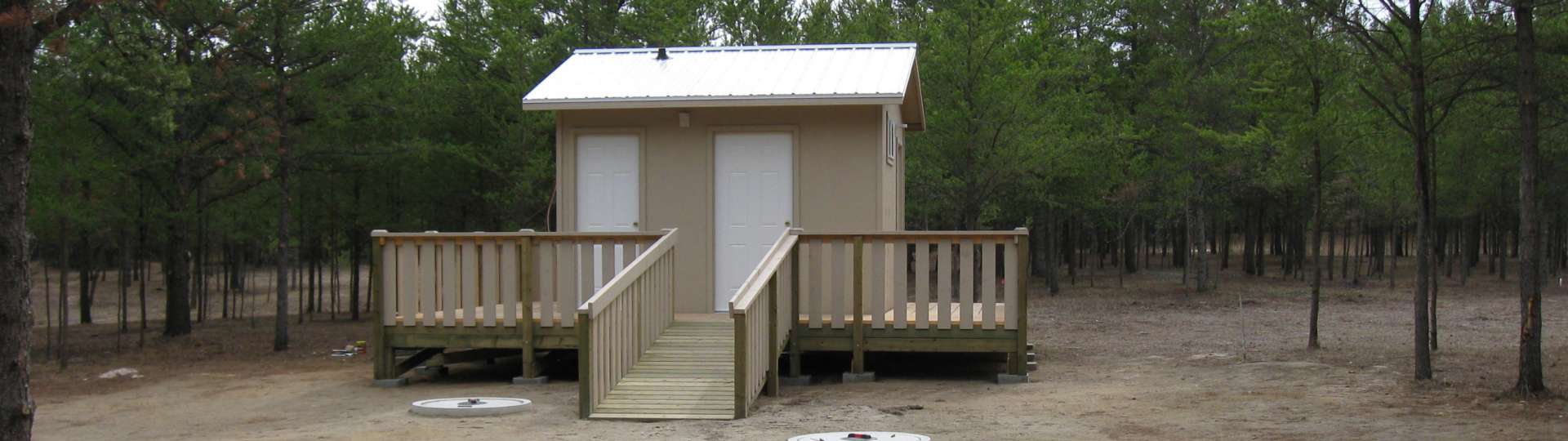 The new washroom building in early spring ... 2012